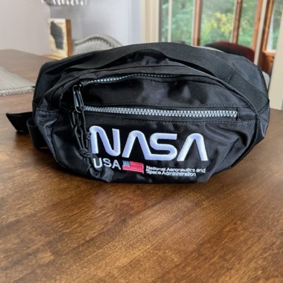 Hudson NASA Fanny Pack Padded Waist Pouch Belt Bag Sling USA - Picture 1 of 3